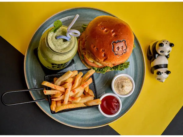 BEAR TINY BURGER + PAPAS A LA FRANCESA