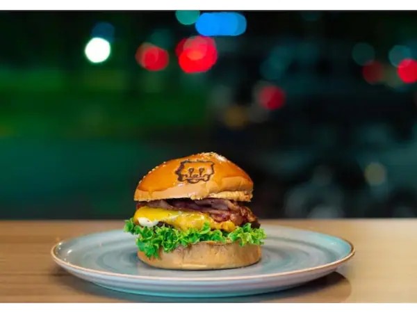 TINYBURGER + PAPAS A LA FRANCESA