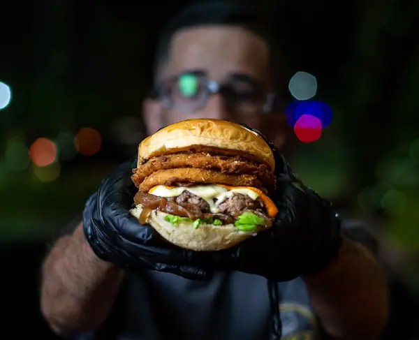 AMERICANBURGER + PAPITAS A LA FRANCESA.